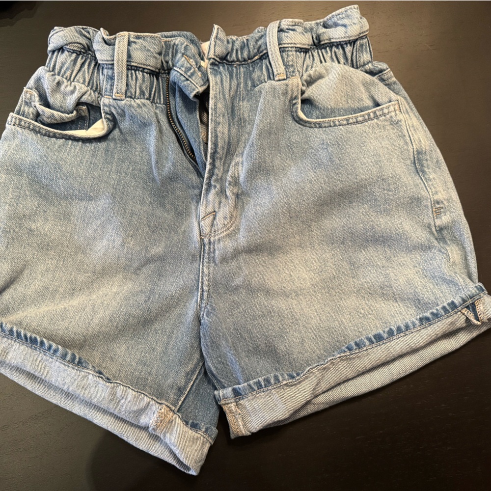 Frame Jean shorts